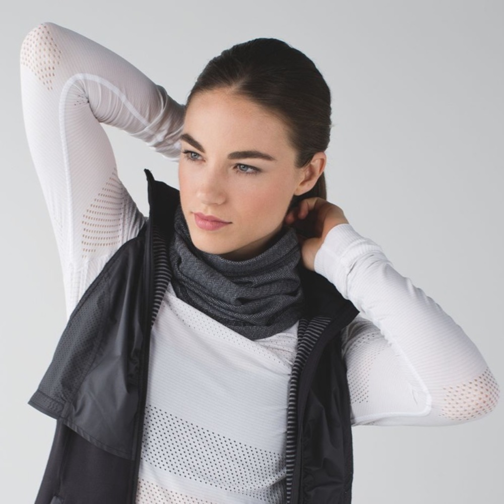 NWOT Lululemon Run and Done Neck Warmer - Herringbone Grey